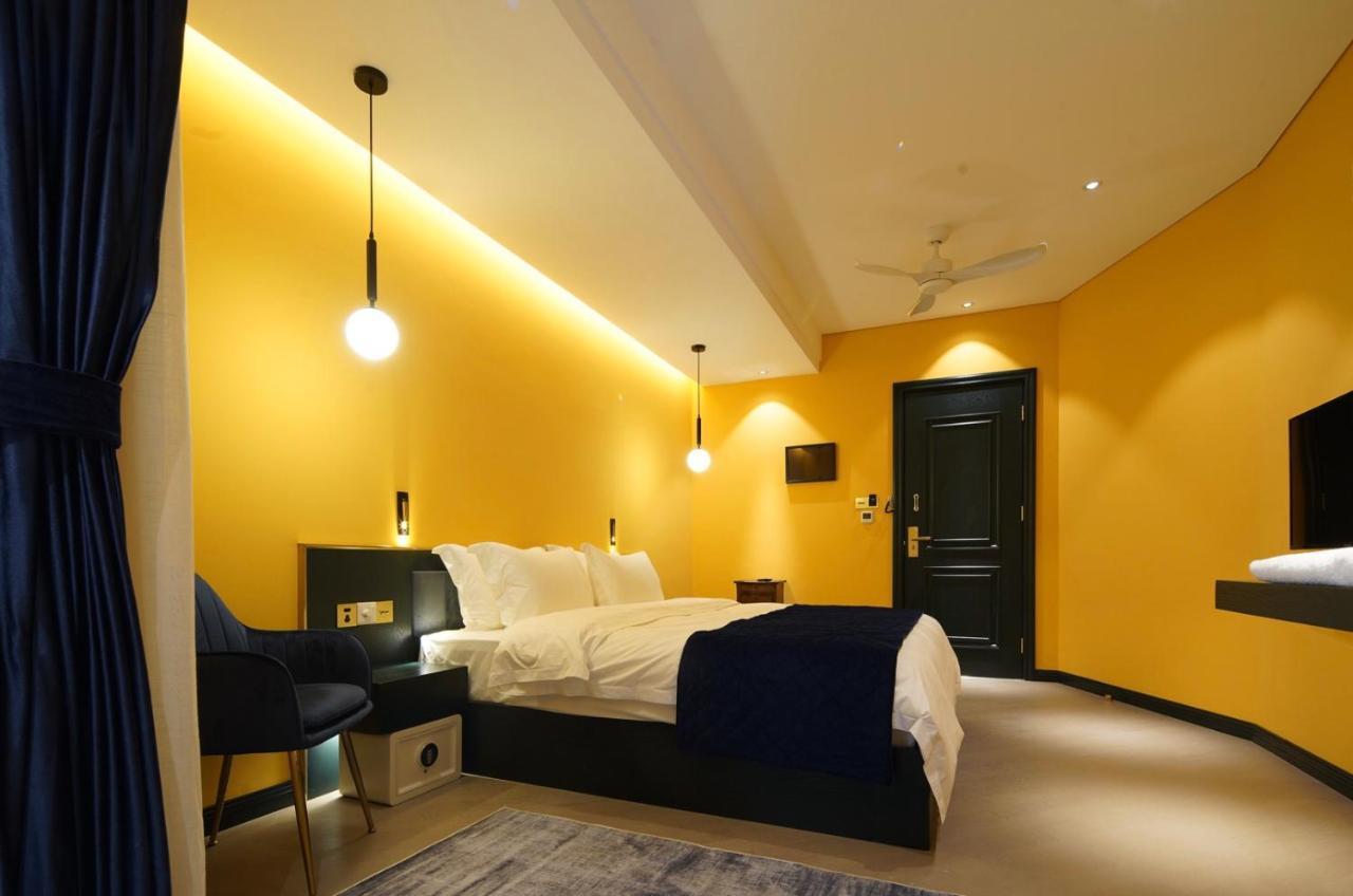 Moon And Chalice Boutique Hotel Kunming Eksteriør billede