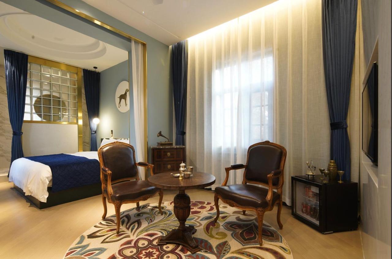 Moon And Chalice Boutique Hotel Kunming Eksteriør billede