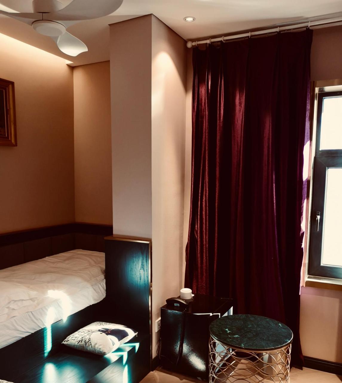 Moon And Chalice Boutique Hotel Kunming Eksteriør billede